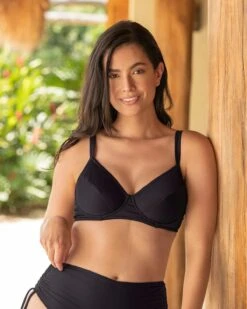 Classic Bikini Top With Structures And Underwire