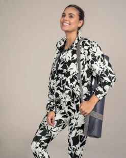 Quick Dry Active Jacket With Front Pocket -Tempt Lingerie Shop 195404 016 1200X1500 4